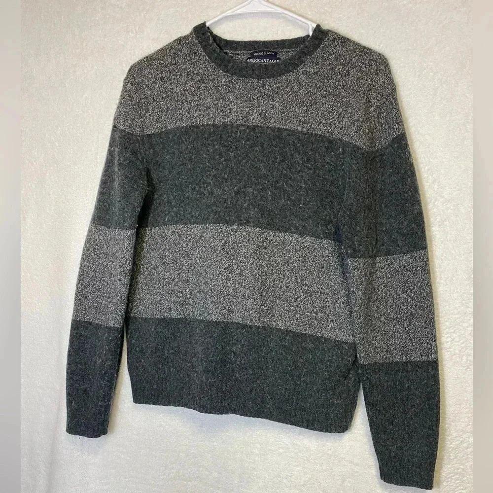 American‎ Eagle Outfitters Vintage Slim Fit Men’s Sweater size M